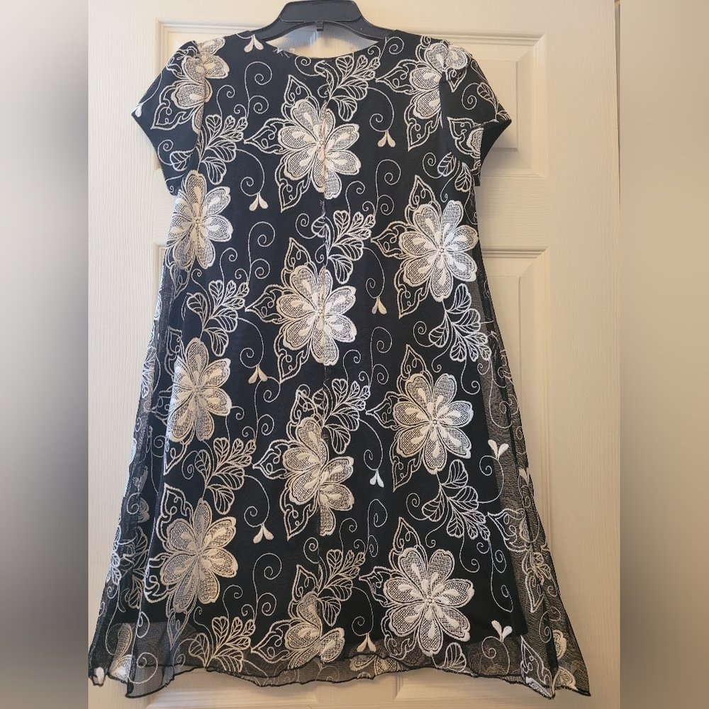 Bonnie Jean Dress - Picture 2 of 5